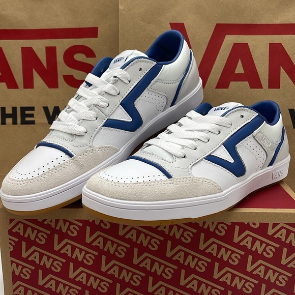 Vans Men’s Lowland Cc Jmp R
Court Navy/White
VN0007P2NAV
Sneakers - Picture 5 of 16